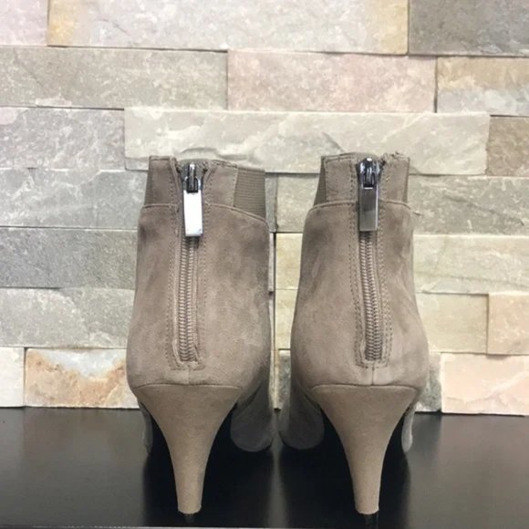 Bandolino Bari Pointy Toe Booties - Picture 5 of 7